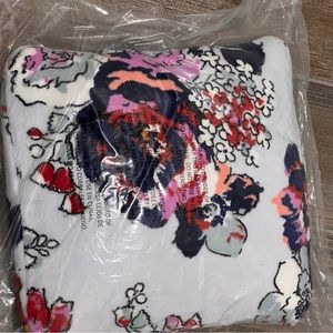Vera Bradley | Exuberant Floral Fleece Travel Blanket